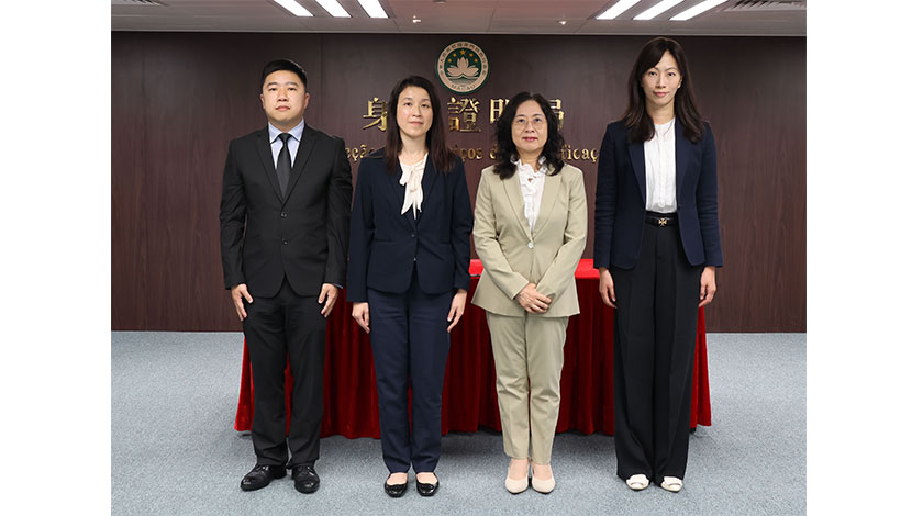 身份證明局兩主管就職    