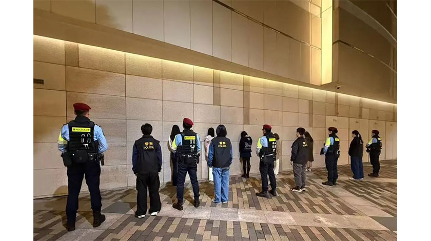 警方掃黃截十三賣淫男女    