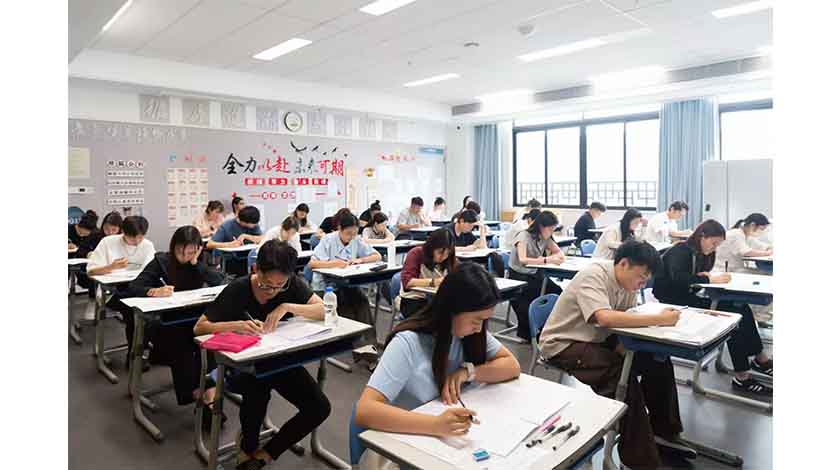 橫琴執委會招聘筆試順利舉行  逾千三澳青赴考爭50職位    